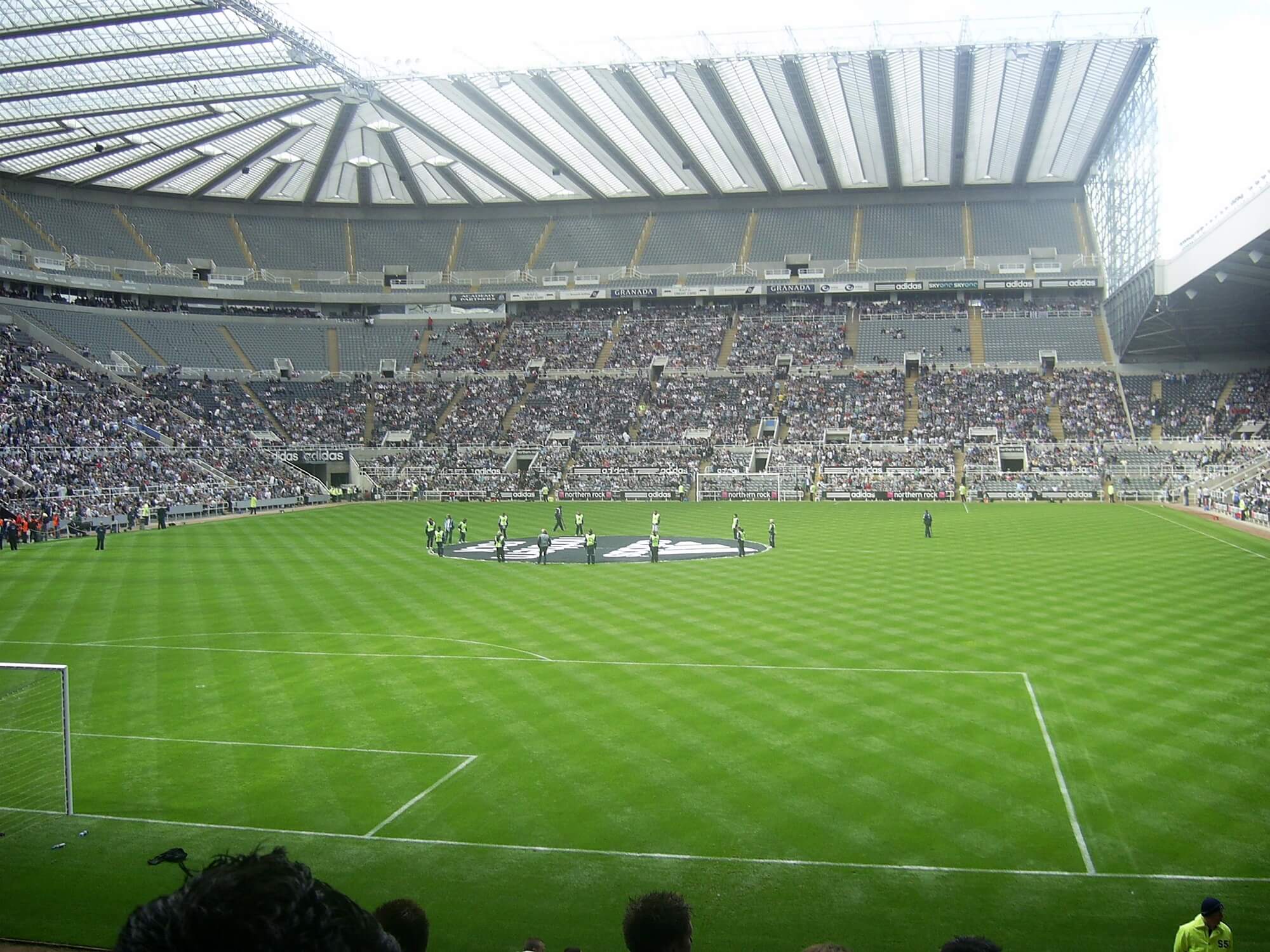 Beste plass å sitte på St James' Park background image