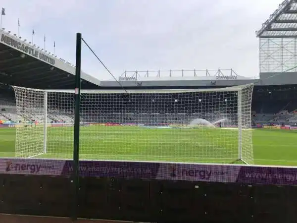 Leazes Stand - Section L1D giver godt udsyn bag målet og billetter er rimelige i pris.