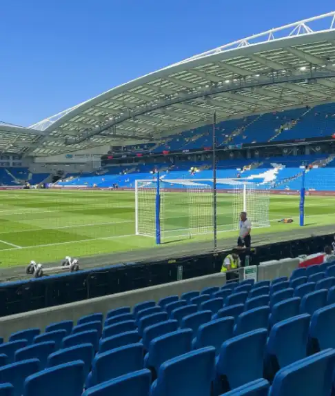 Premier League Runde 37: Kampprogram, Toppoppgjør og Slik Får du Billetter (13.–17. mai 2026) background image