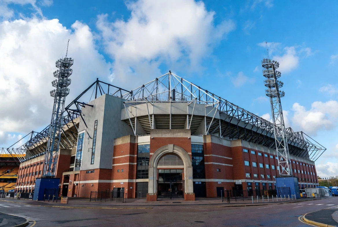 Hvornår går Wolverhampton Wanderers billetter typisk i salg background image